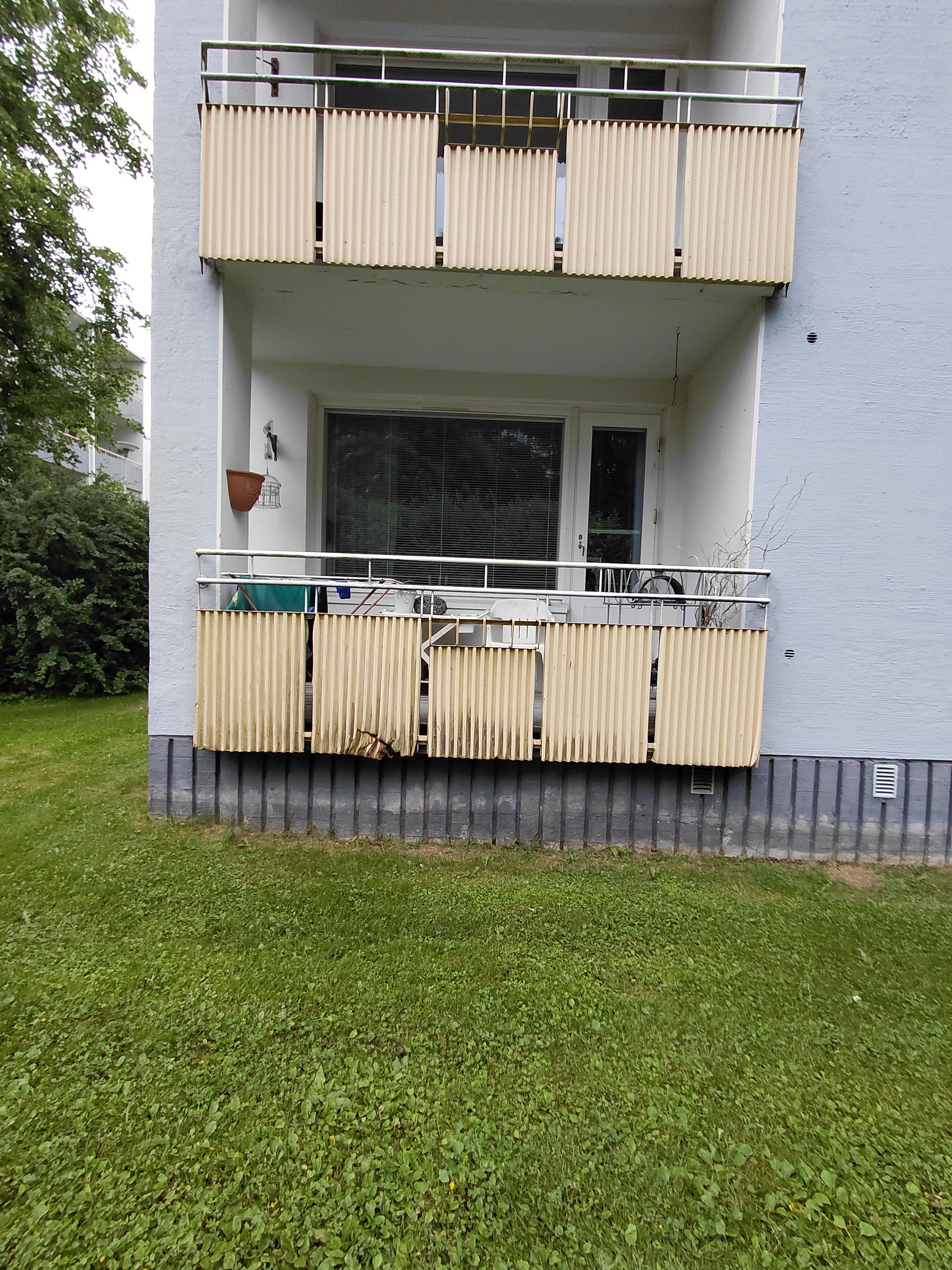 Image 15/16