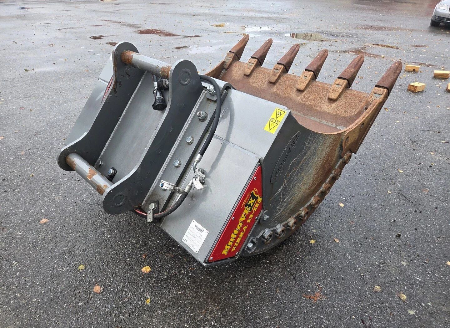 Image 3/6