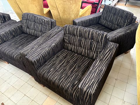 Image 2/8