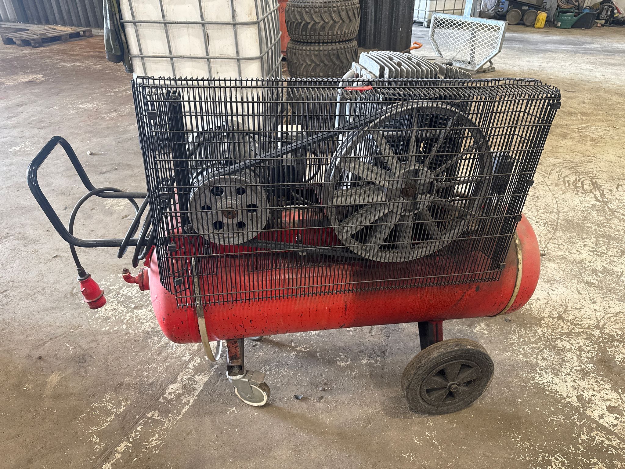 Image 3/5