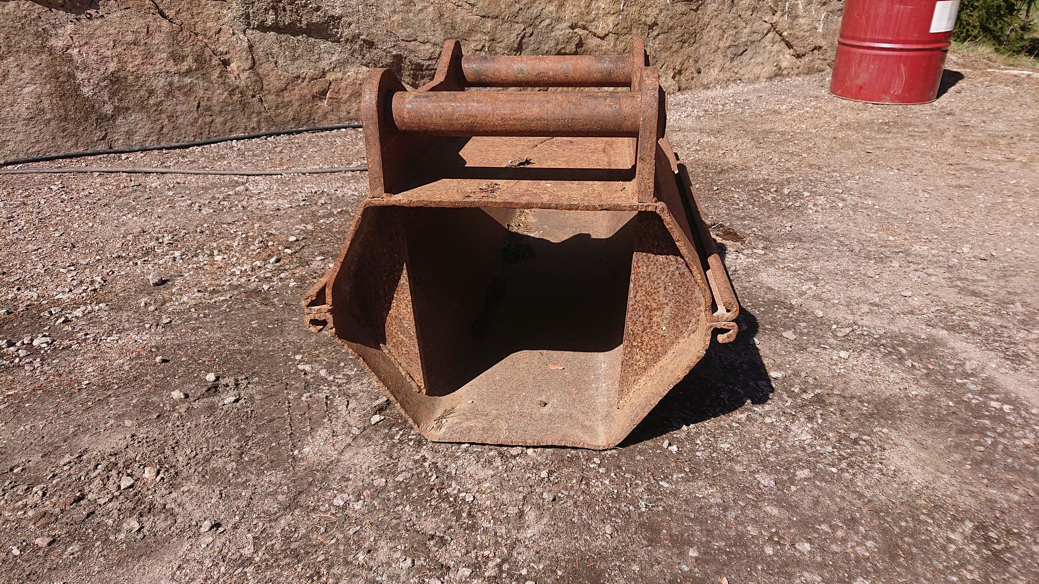 Image 1/2