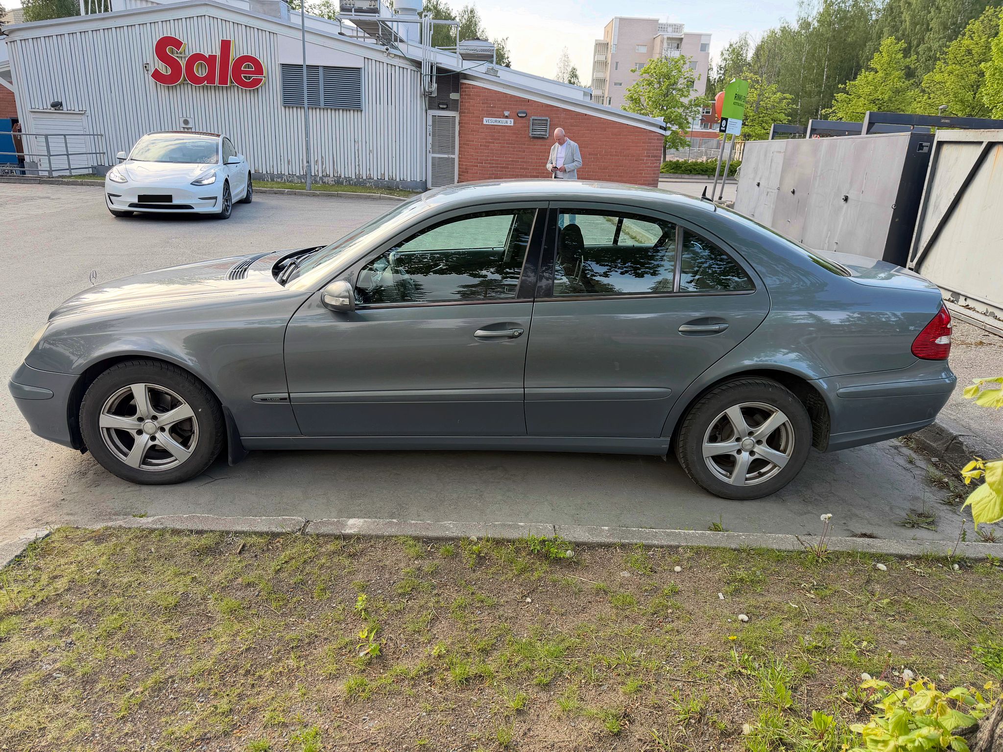 Image 4/30