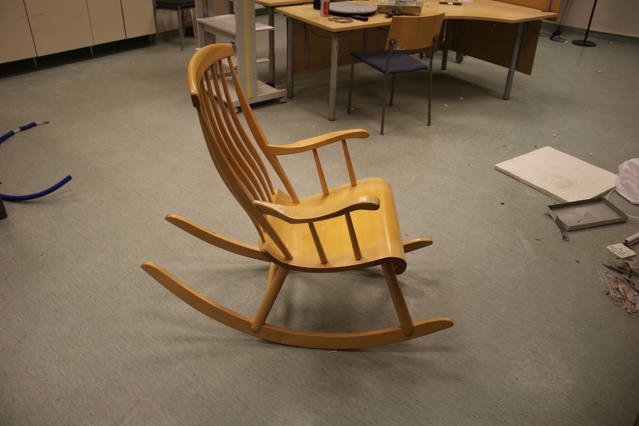 Image 2/8