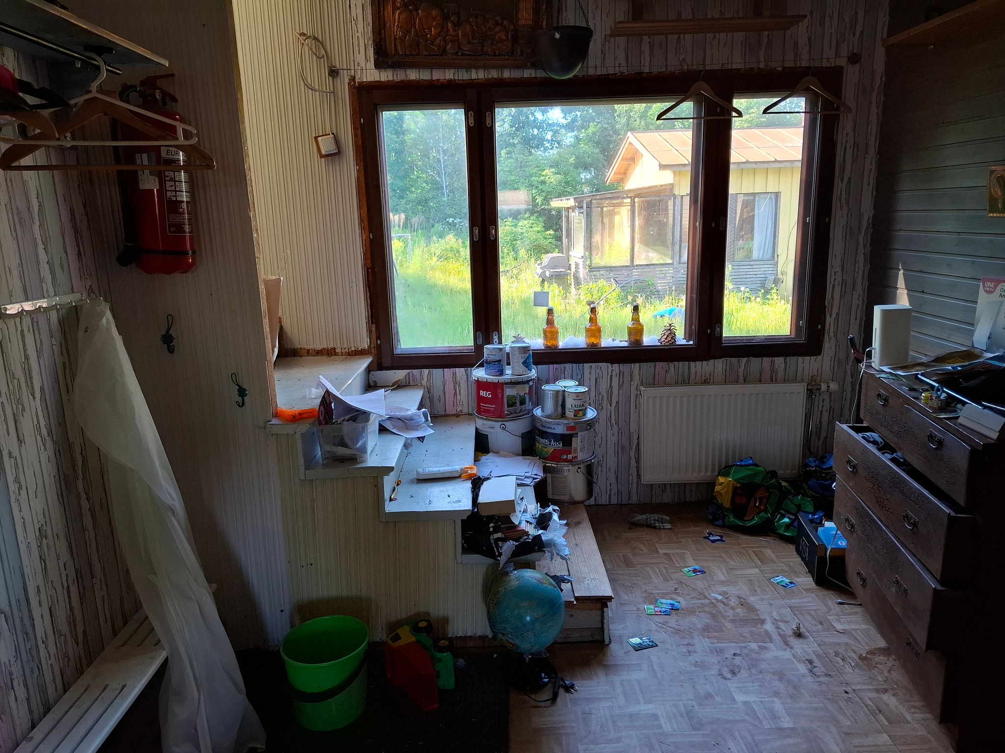 Image 4/25