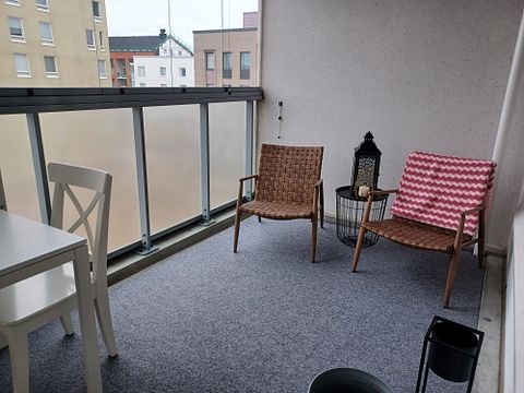 Image 5/9