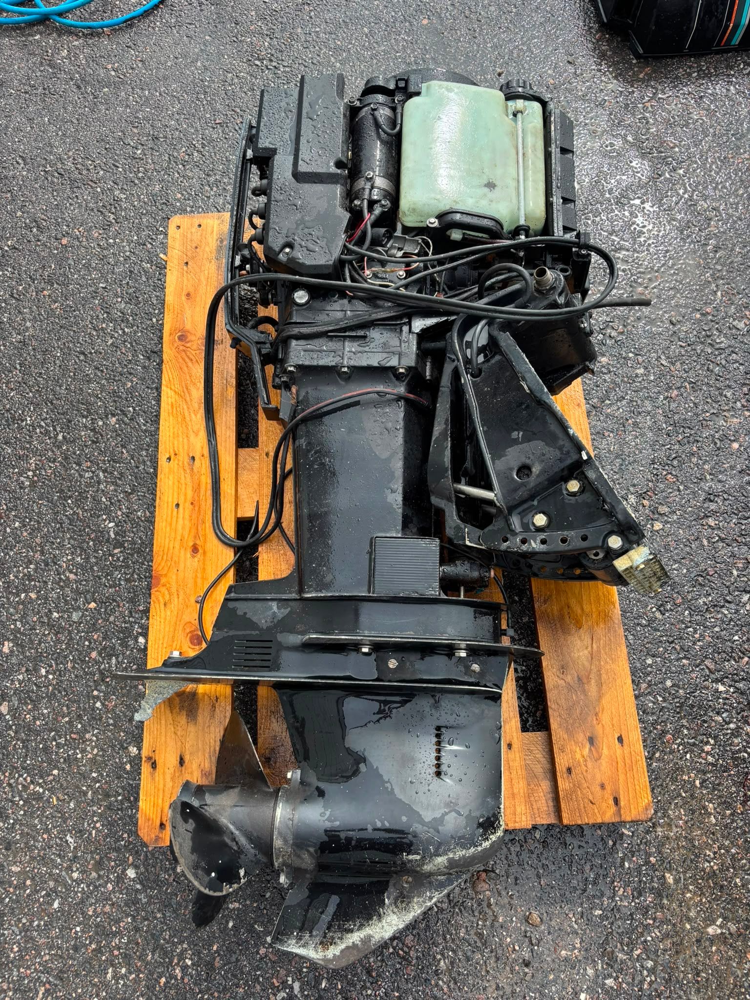 Image 2/6