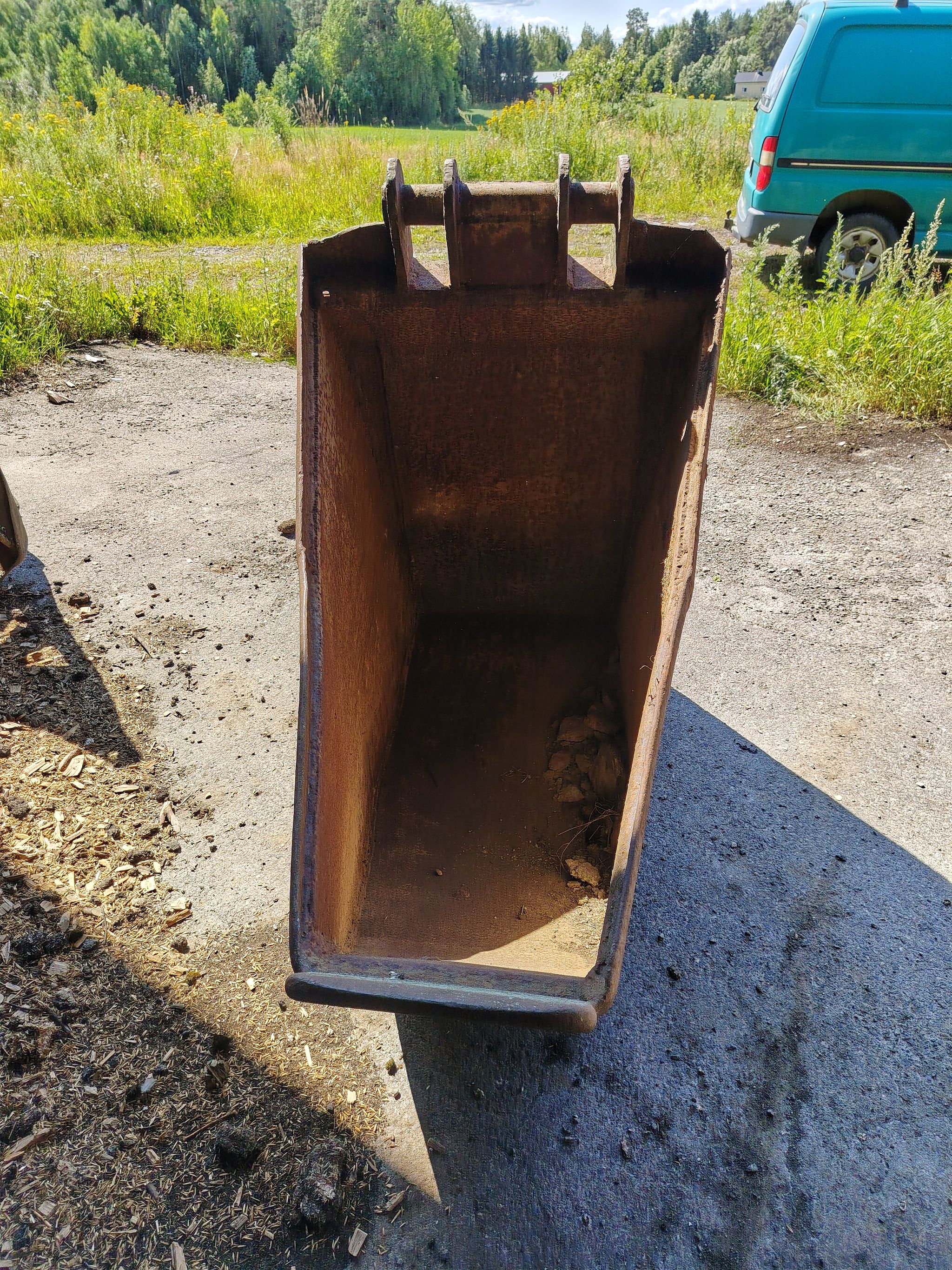 Image 2/4
