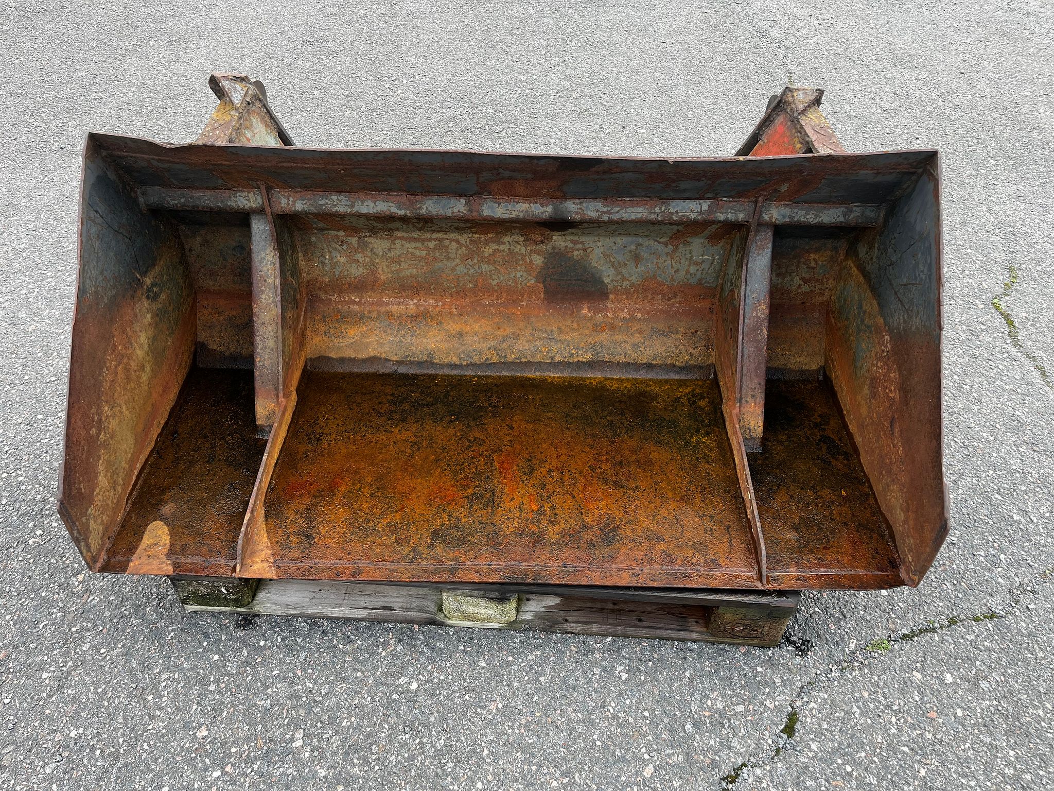 Image 4/4
