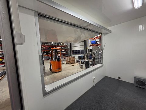 Image 12/26