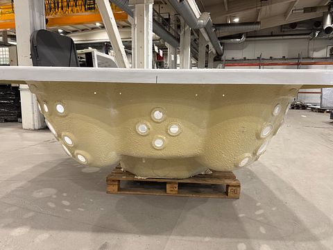 Image 3/9
