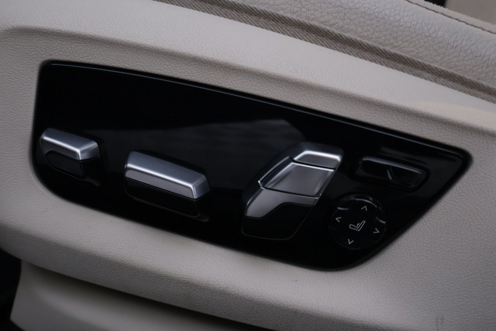 Image 30/41