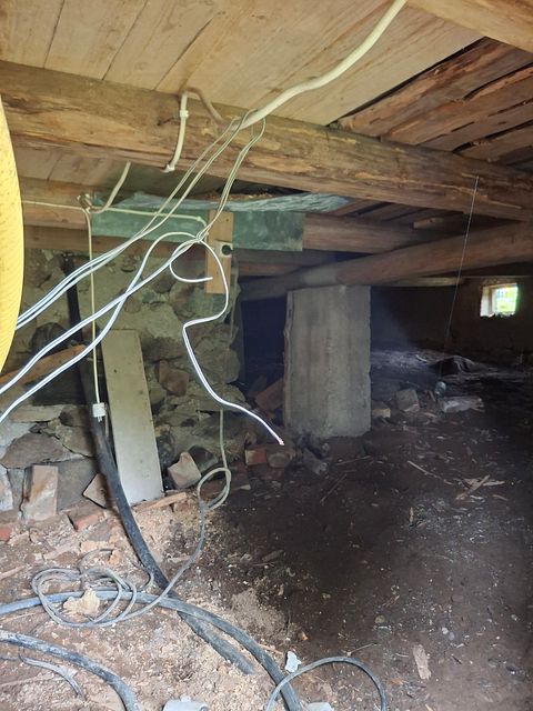 Image 6/25