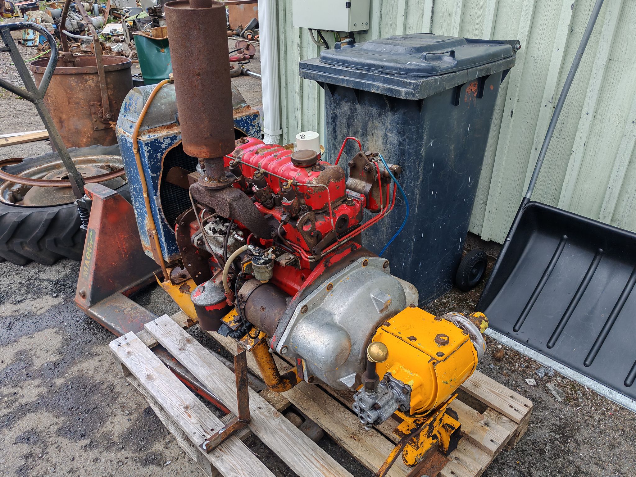 Image 2/4
