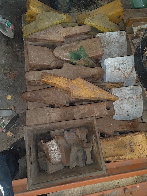 Image 1/10