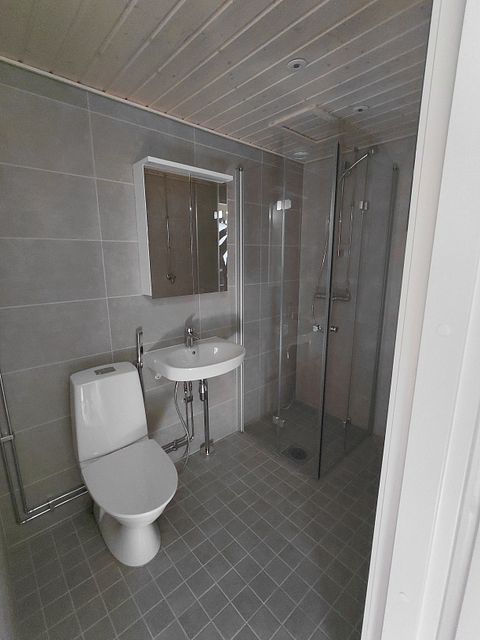 Image 4/7