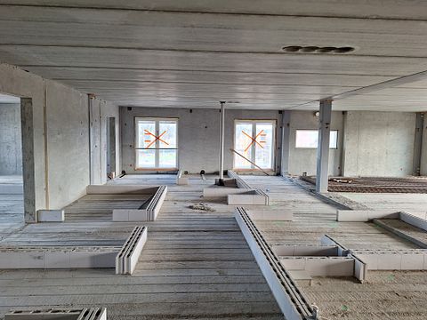 Image 9/20