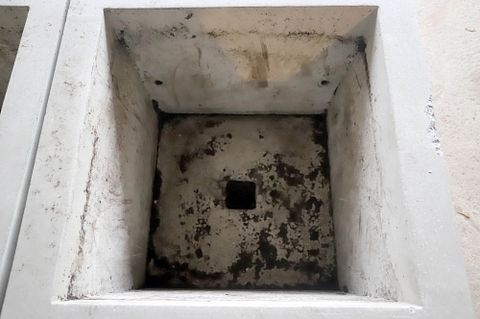 Image 4/8