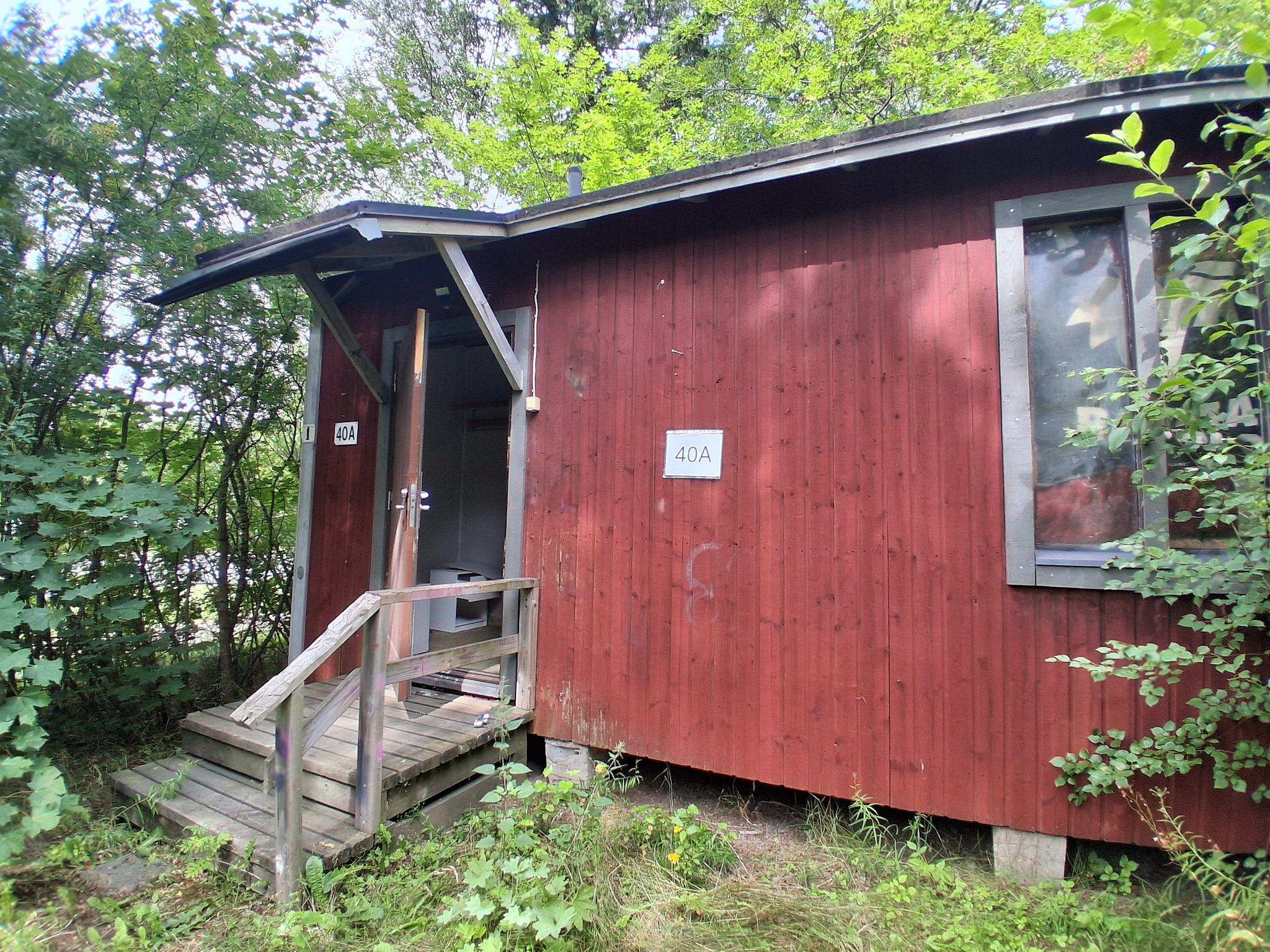 Image 2/6