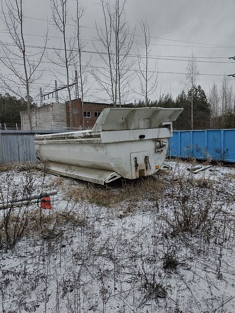 Image 2/6