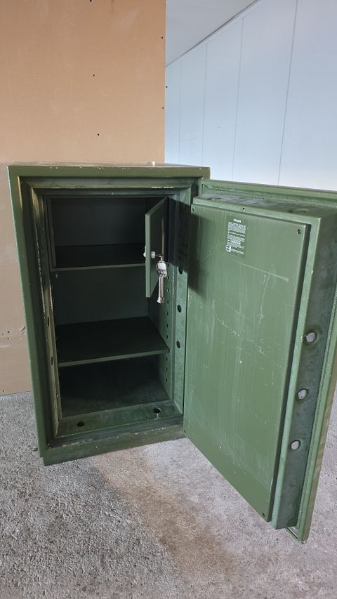 Image 2/6