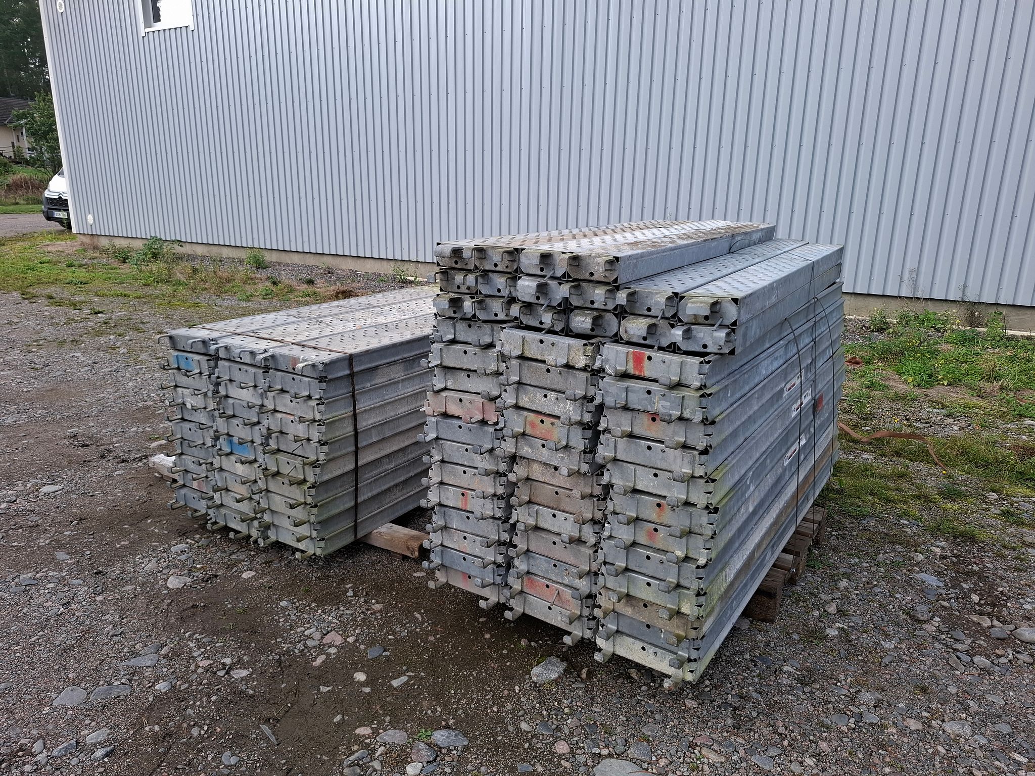 Image 8/9