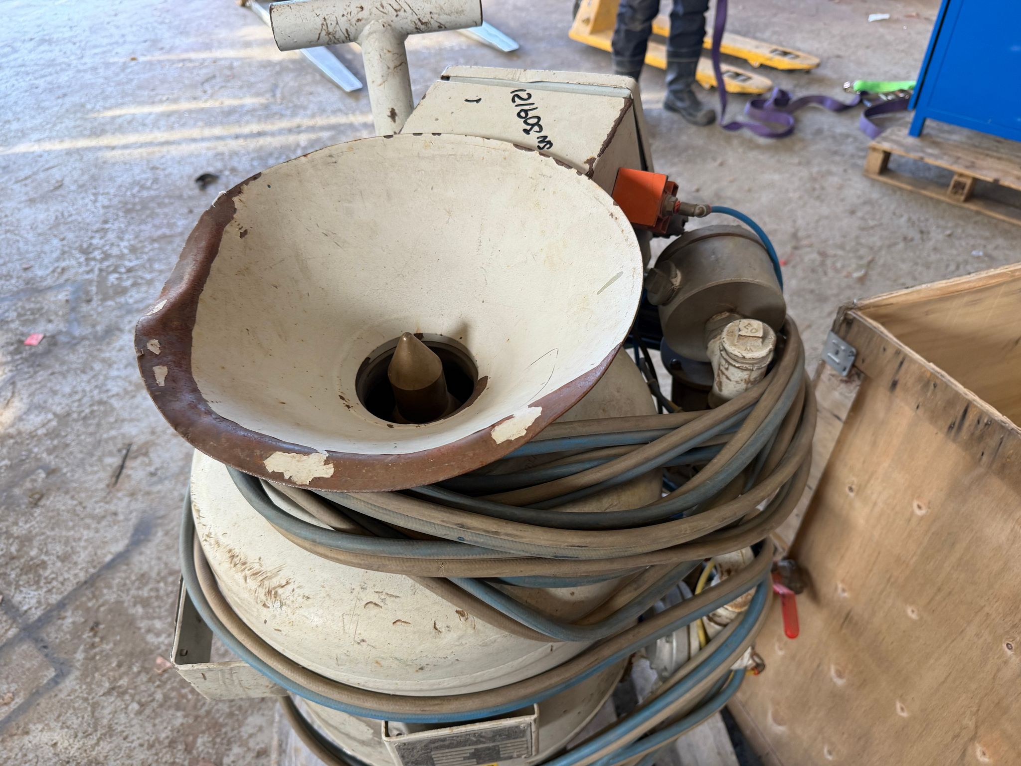Image 3/7