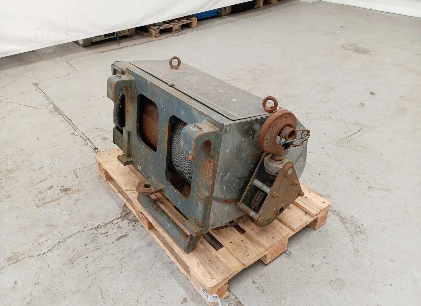 Image 2/6