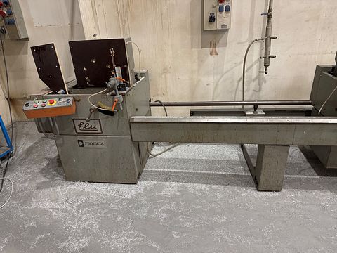 Image 2/16