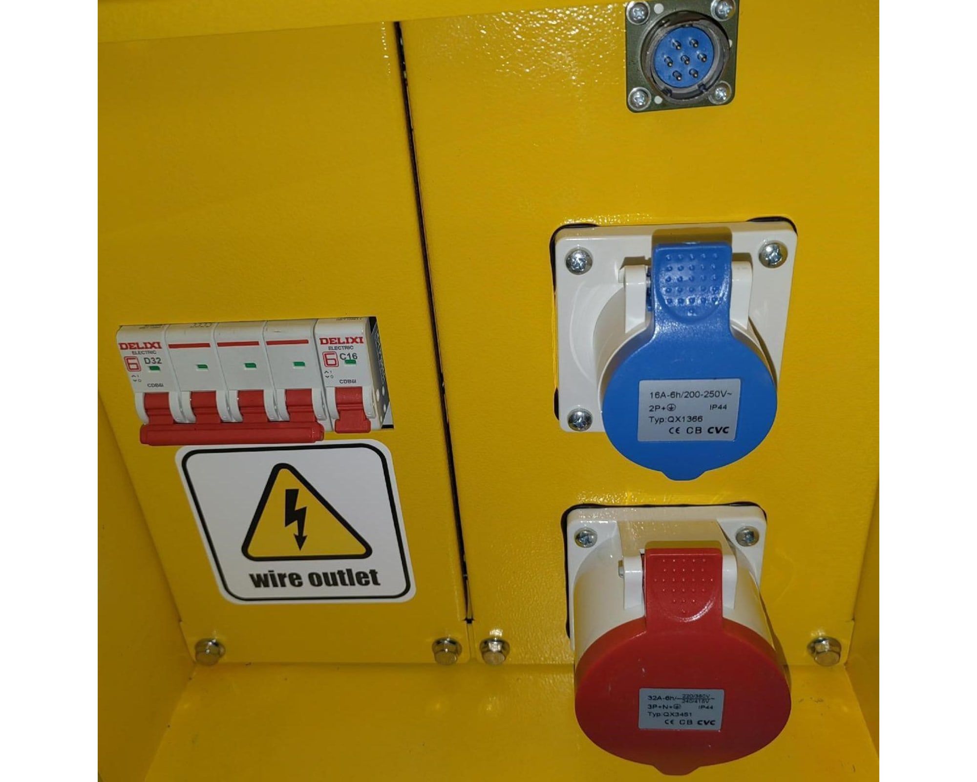 Image 3/5