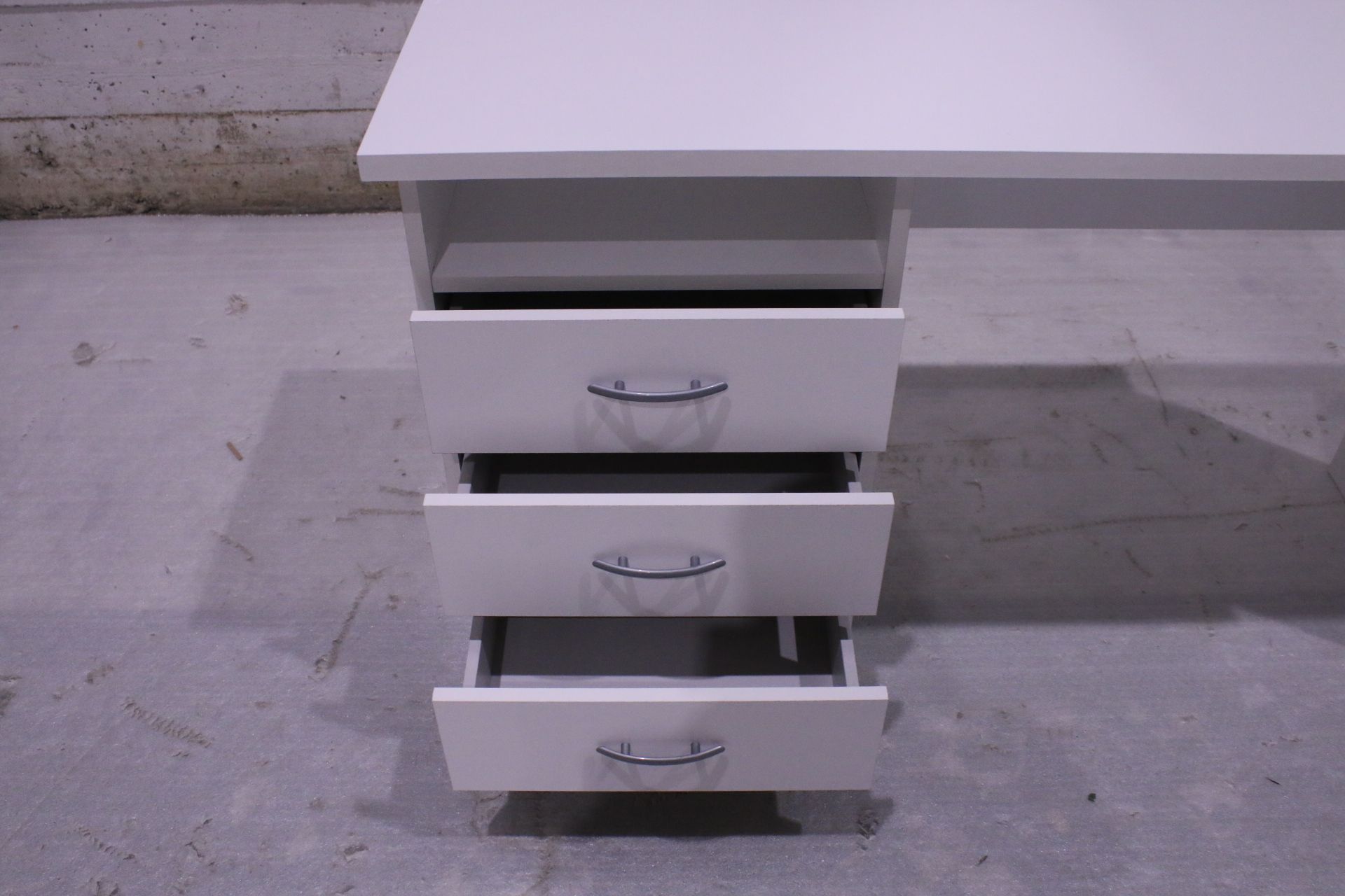 Image 8/10