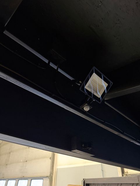 Image 8/11