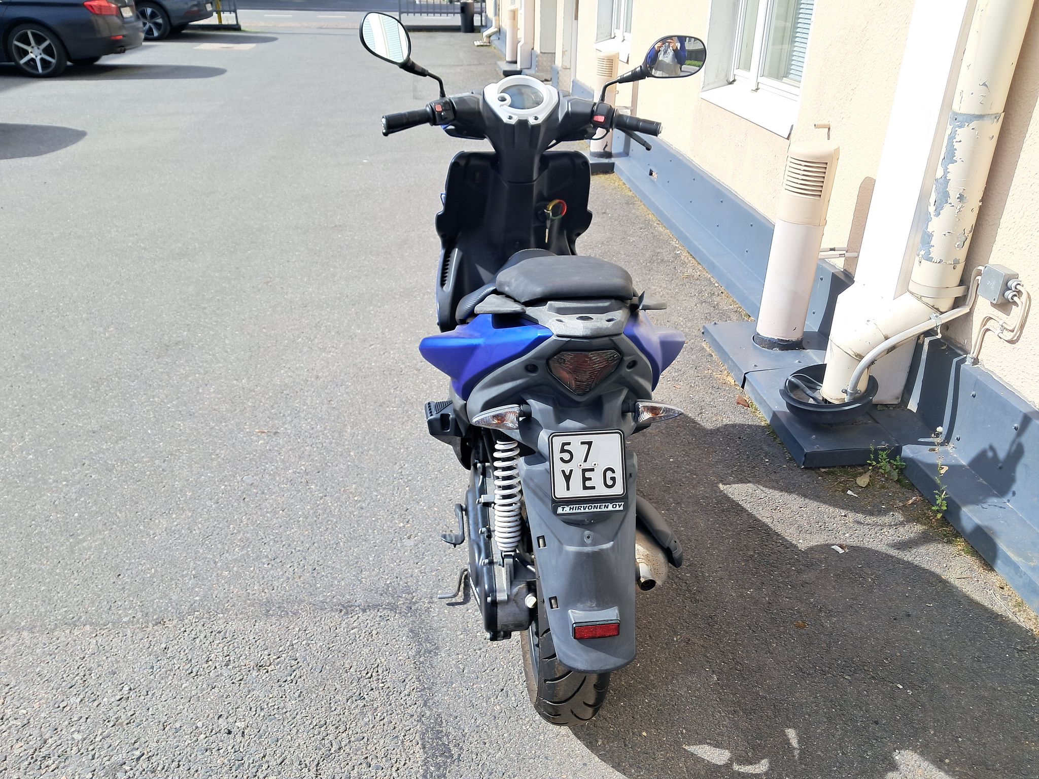 Image 4/9