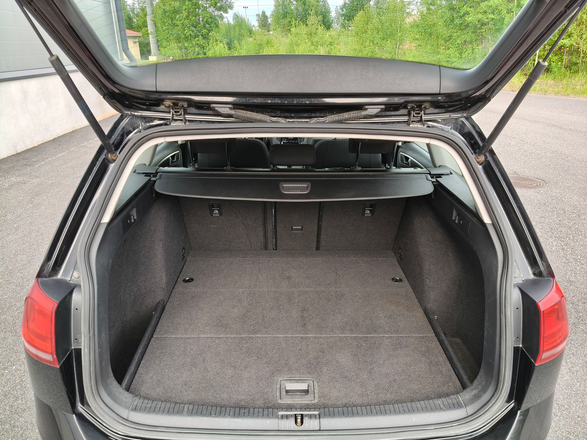 Image 9/49