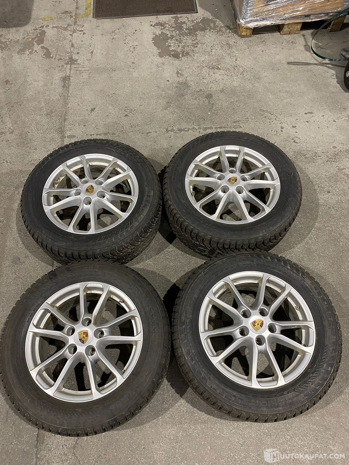 255/55R18 Hakkapeliitta 10 Nastarenkaat Vanteilla 4kpl Porsche Cayenne ...