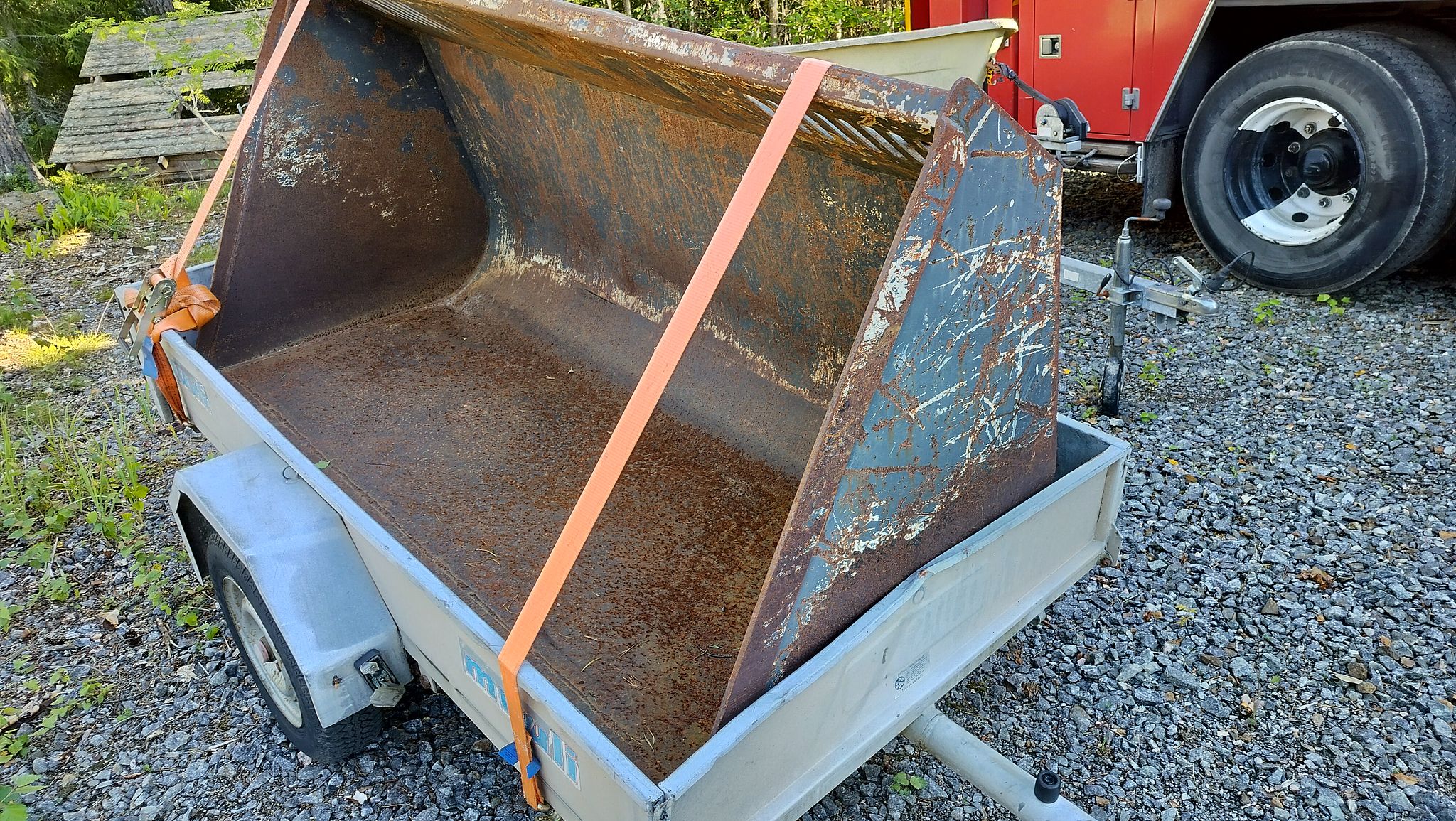 Image 4/6