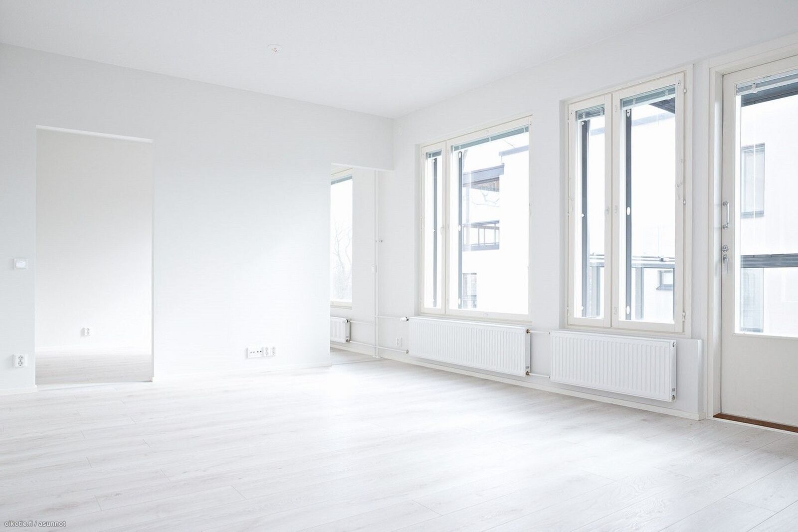 Image 8/19