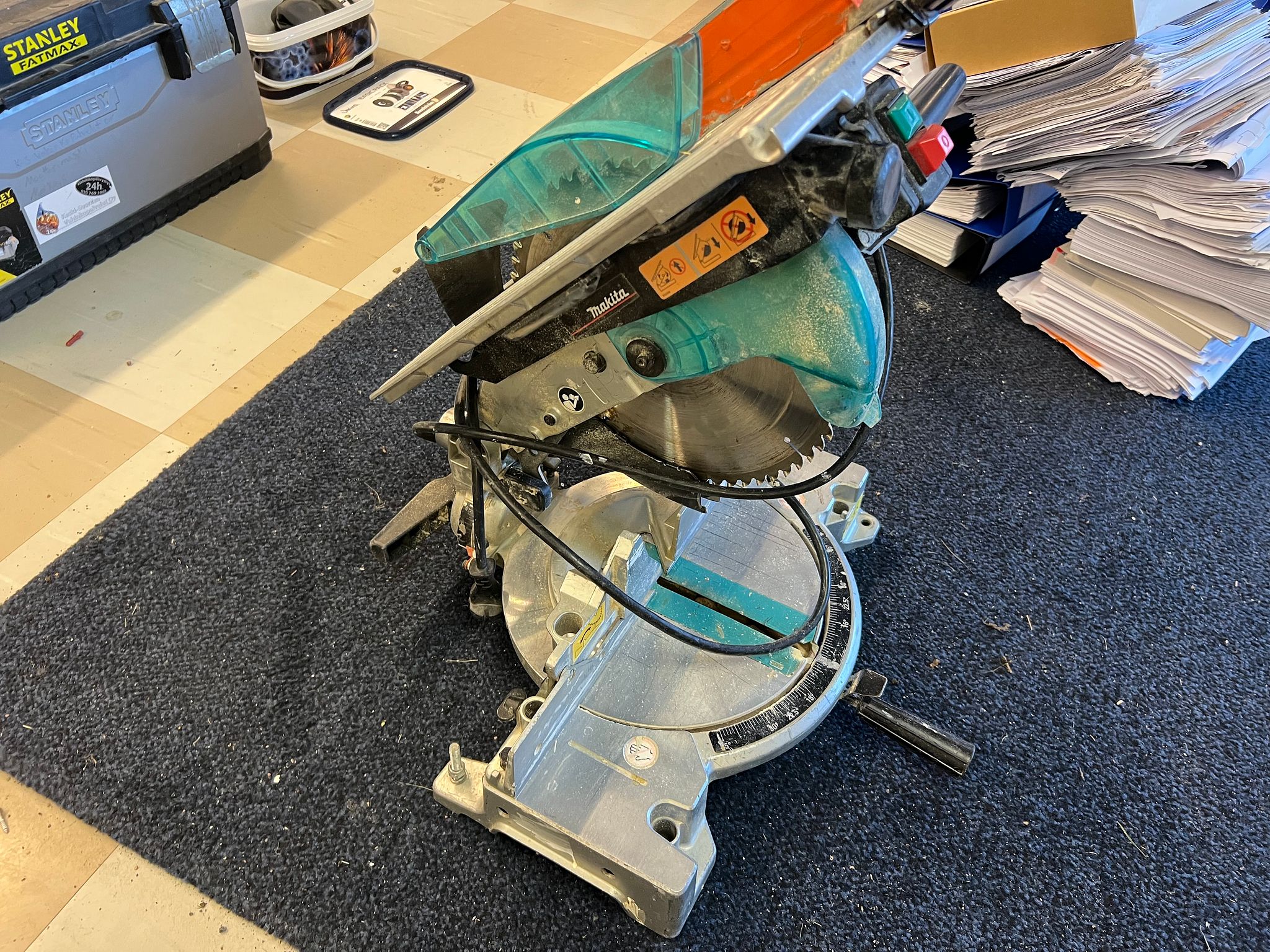 Image 1/9