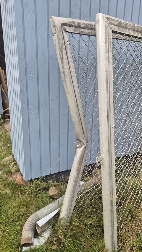 Image 3/3