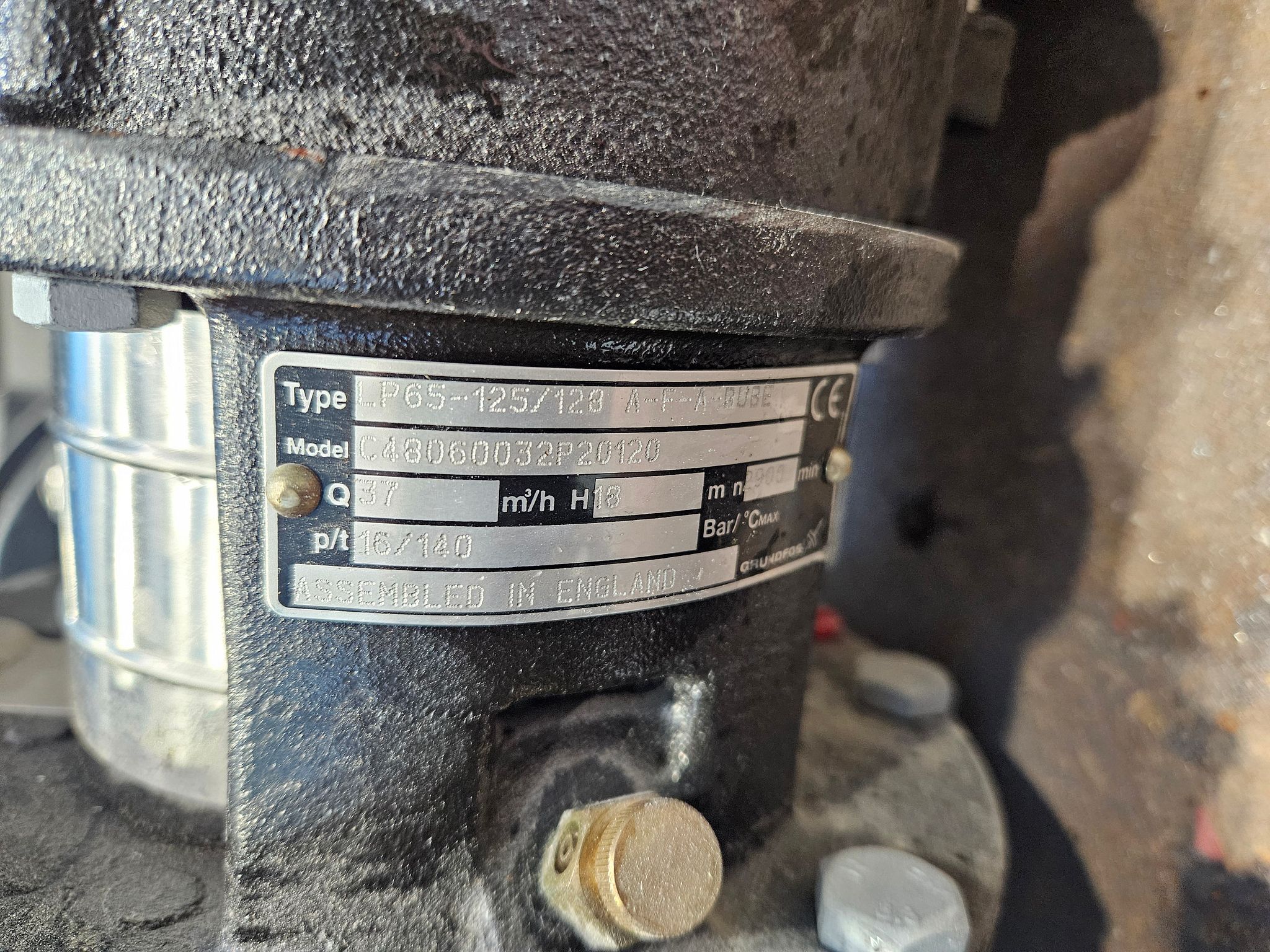Image 4/6
