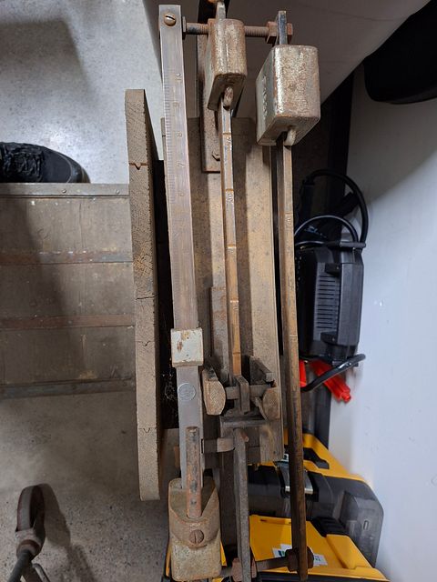 Image 2/3