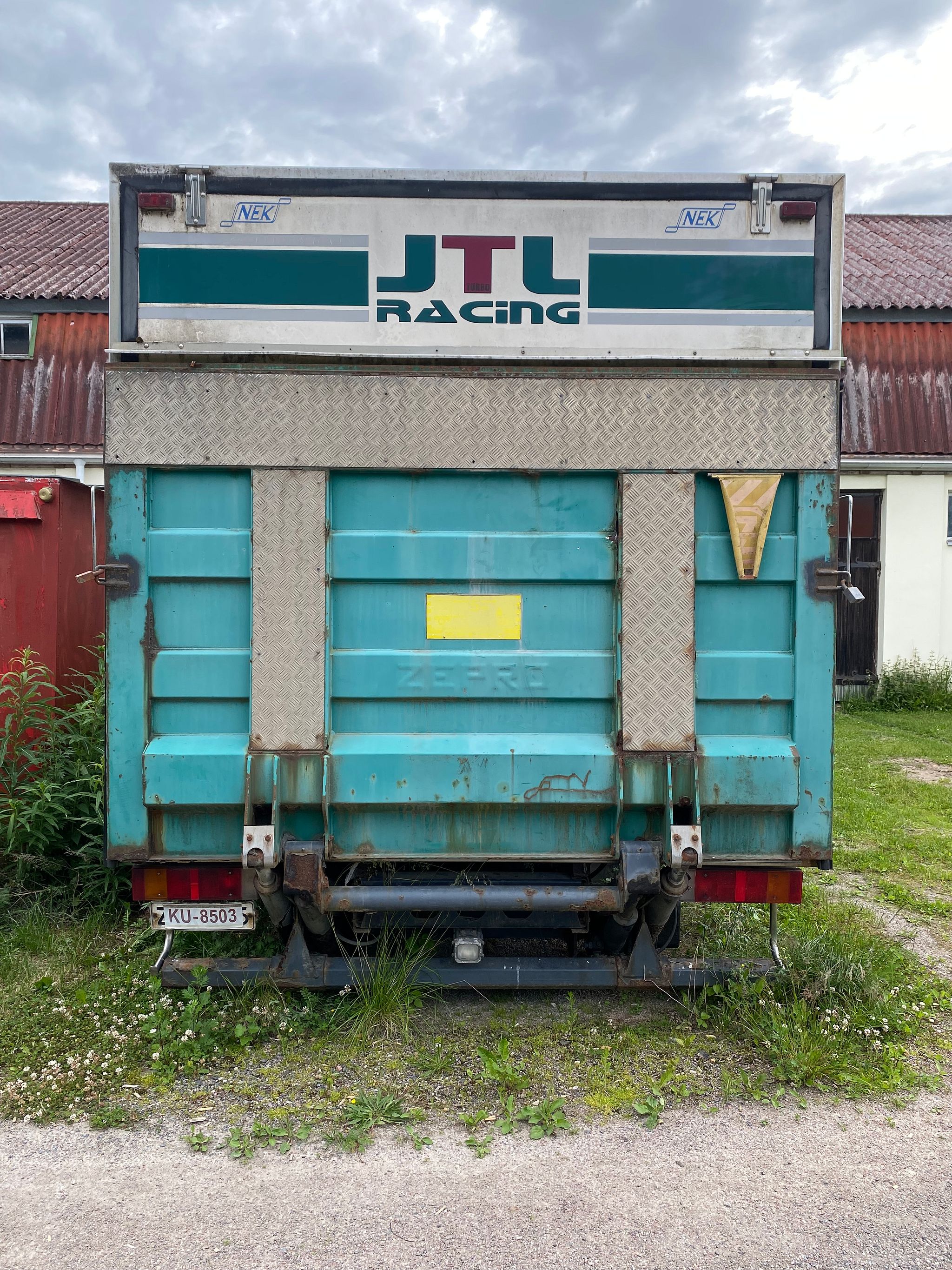 Image 3/12