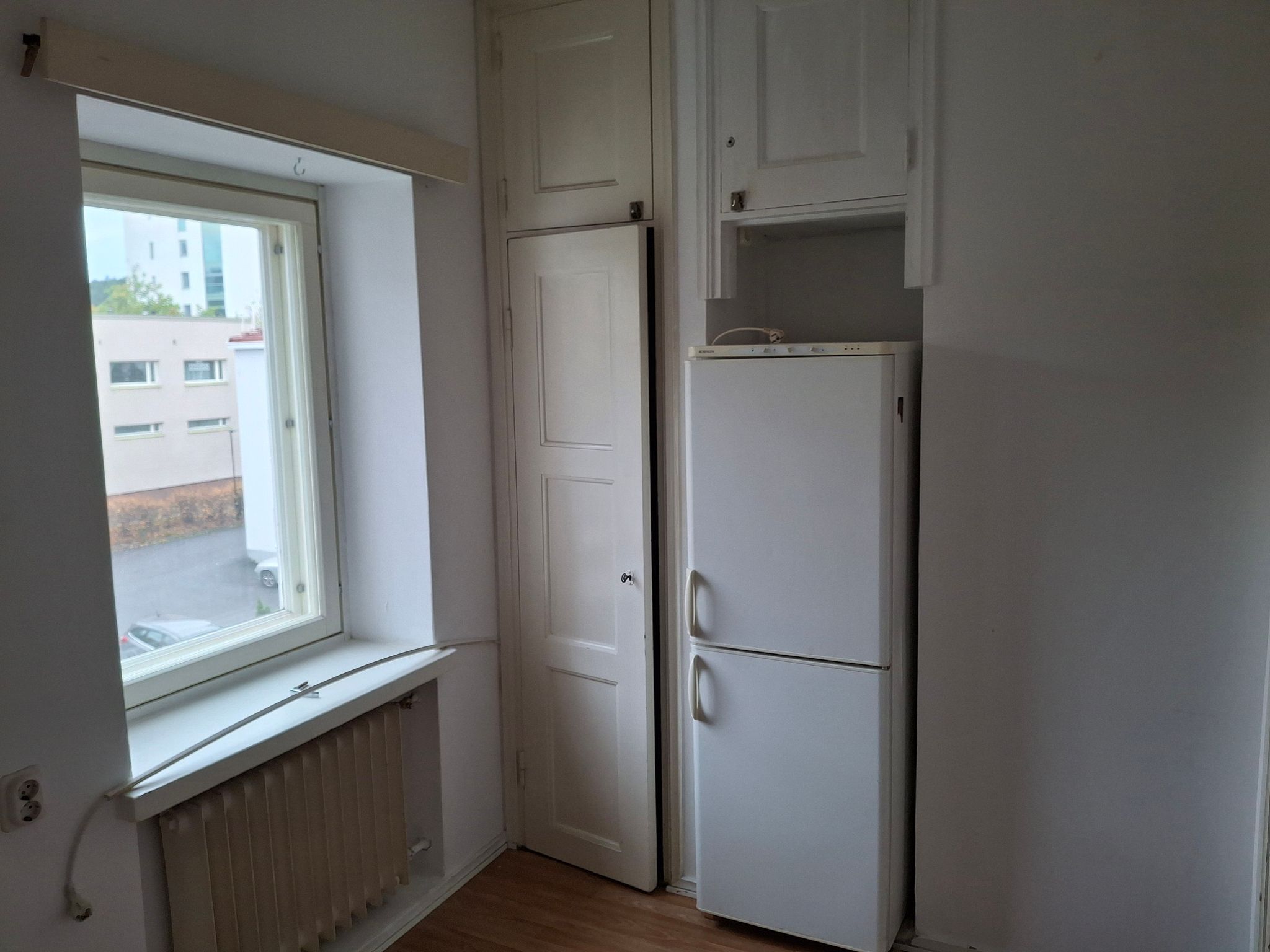 Image 8/19