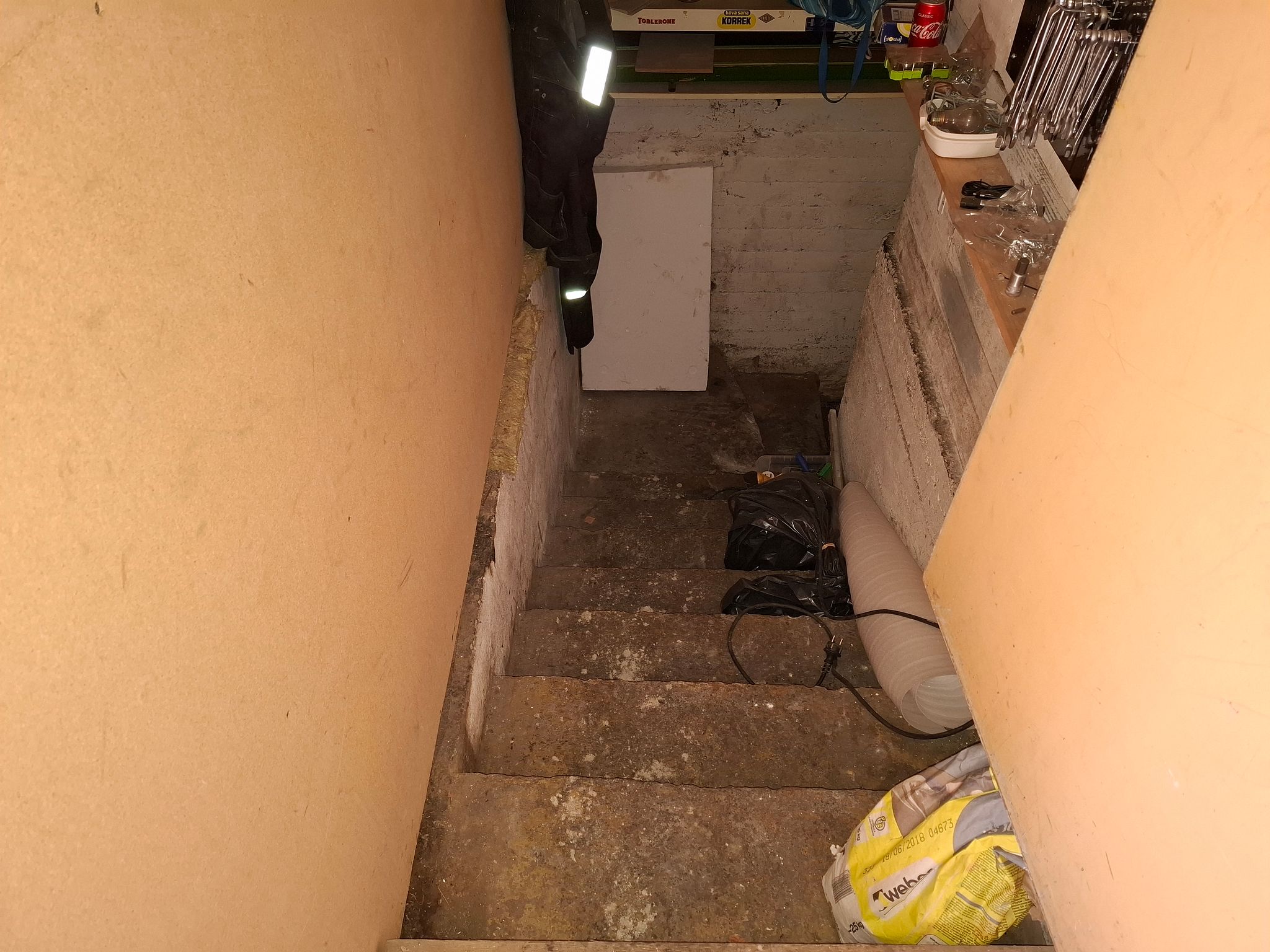 Image 23/25