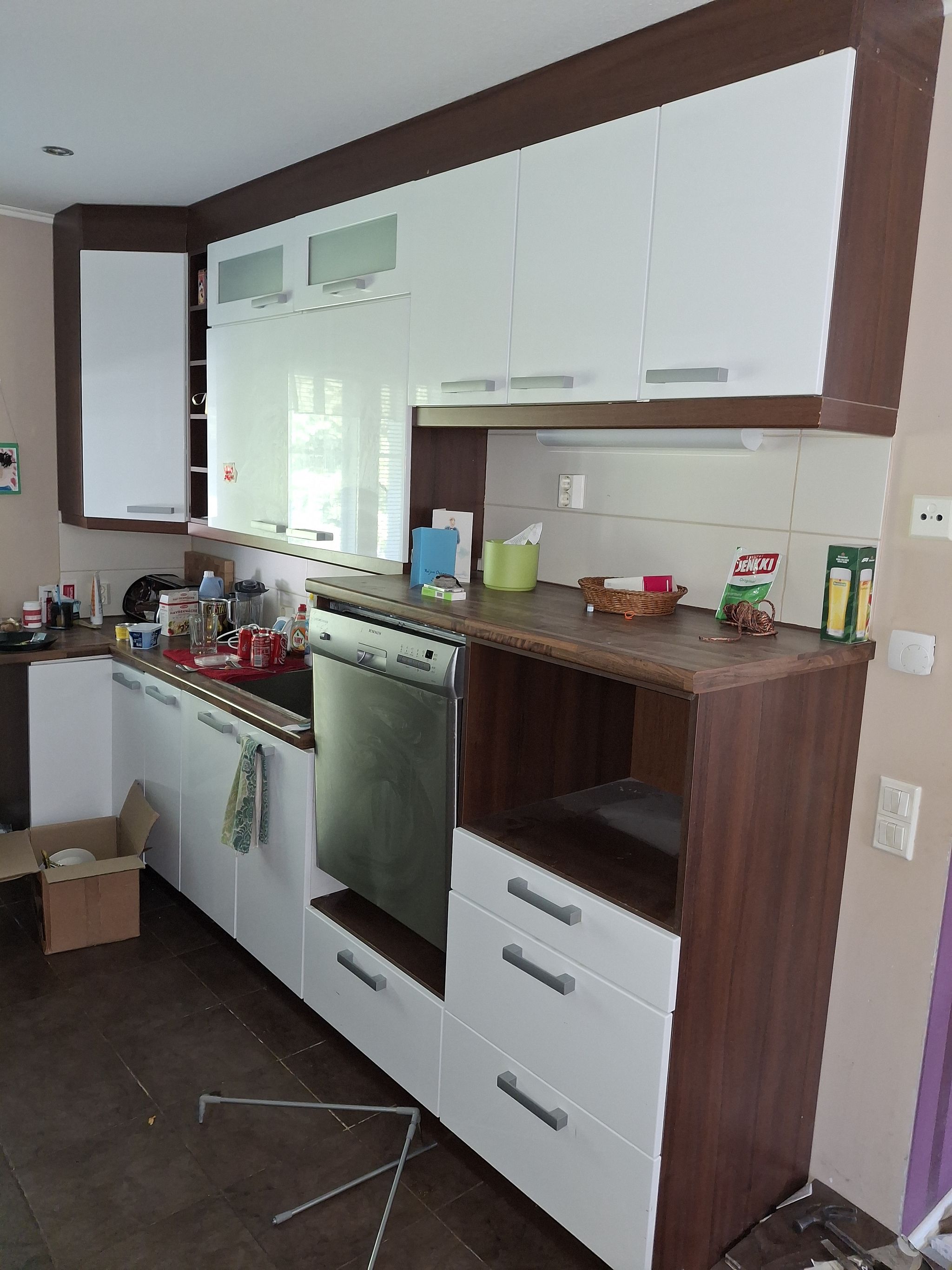 Image 8/65