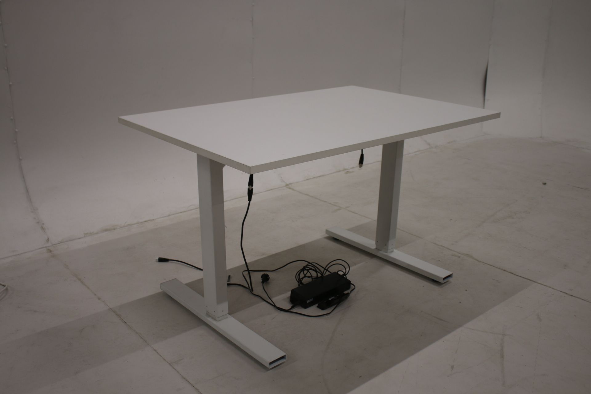Image 1/9