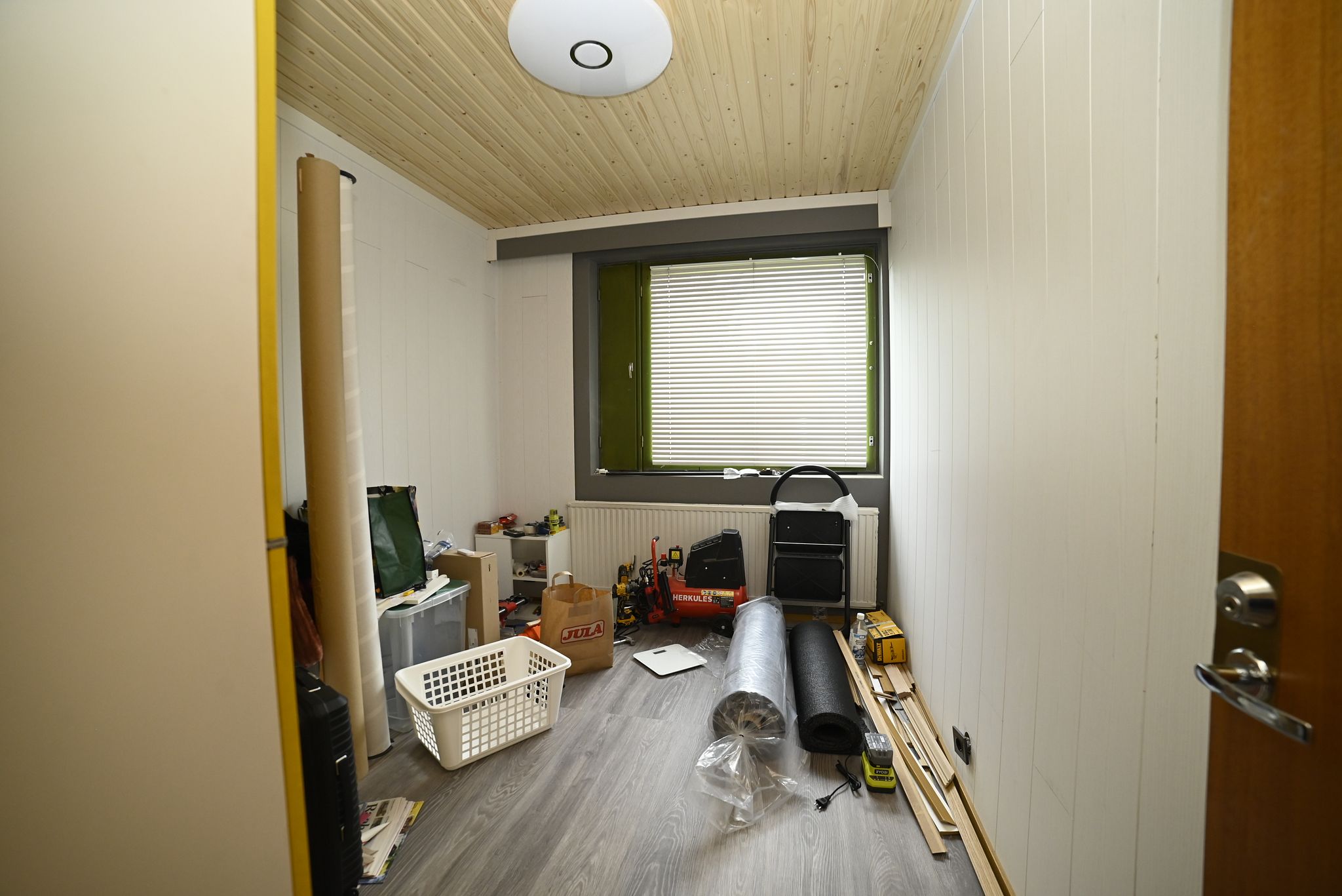 Image 11/36