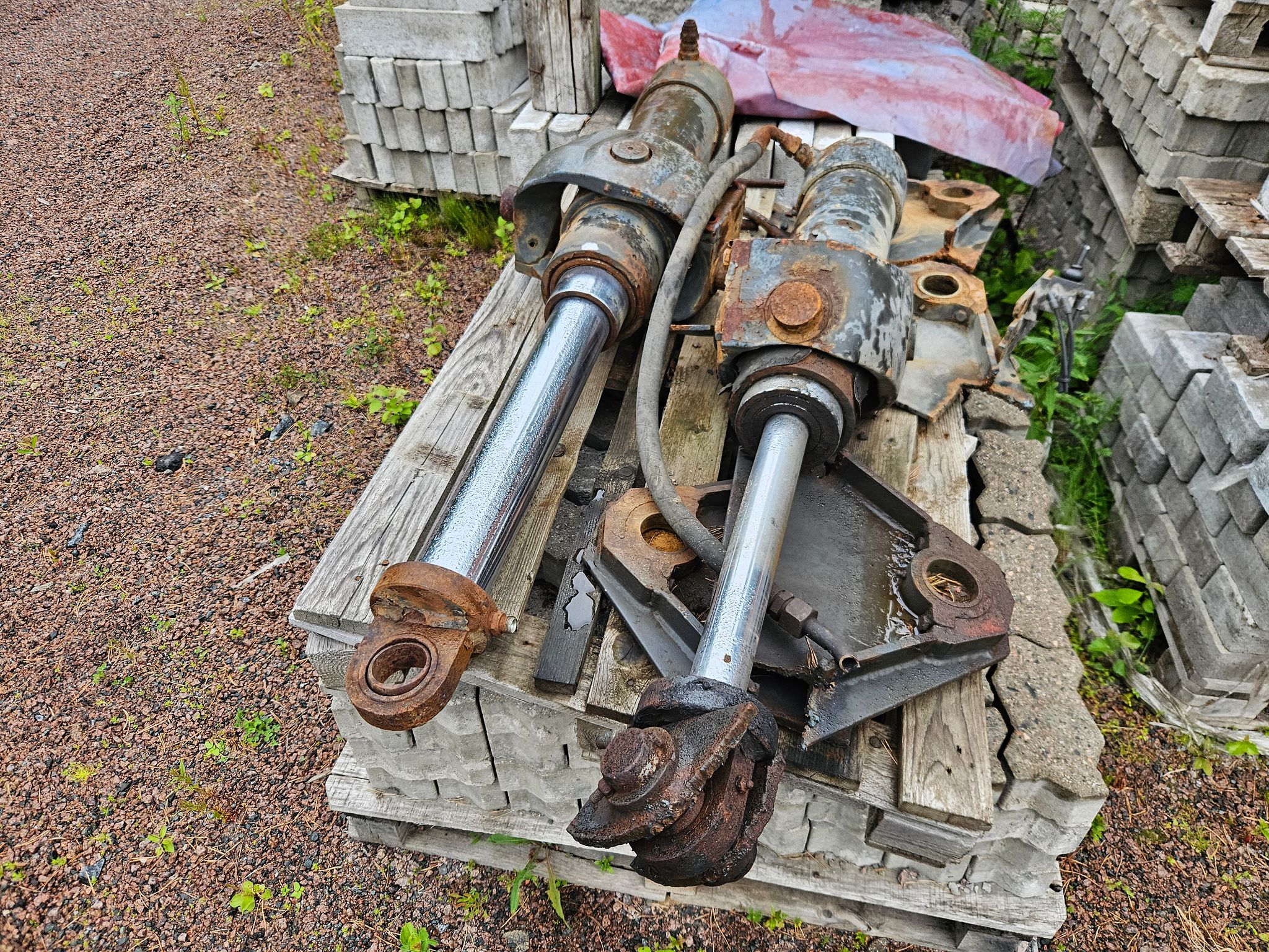 Image 4/5