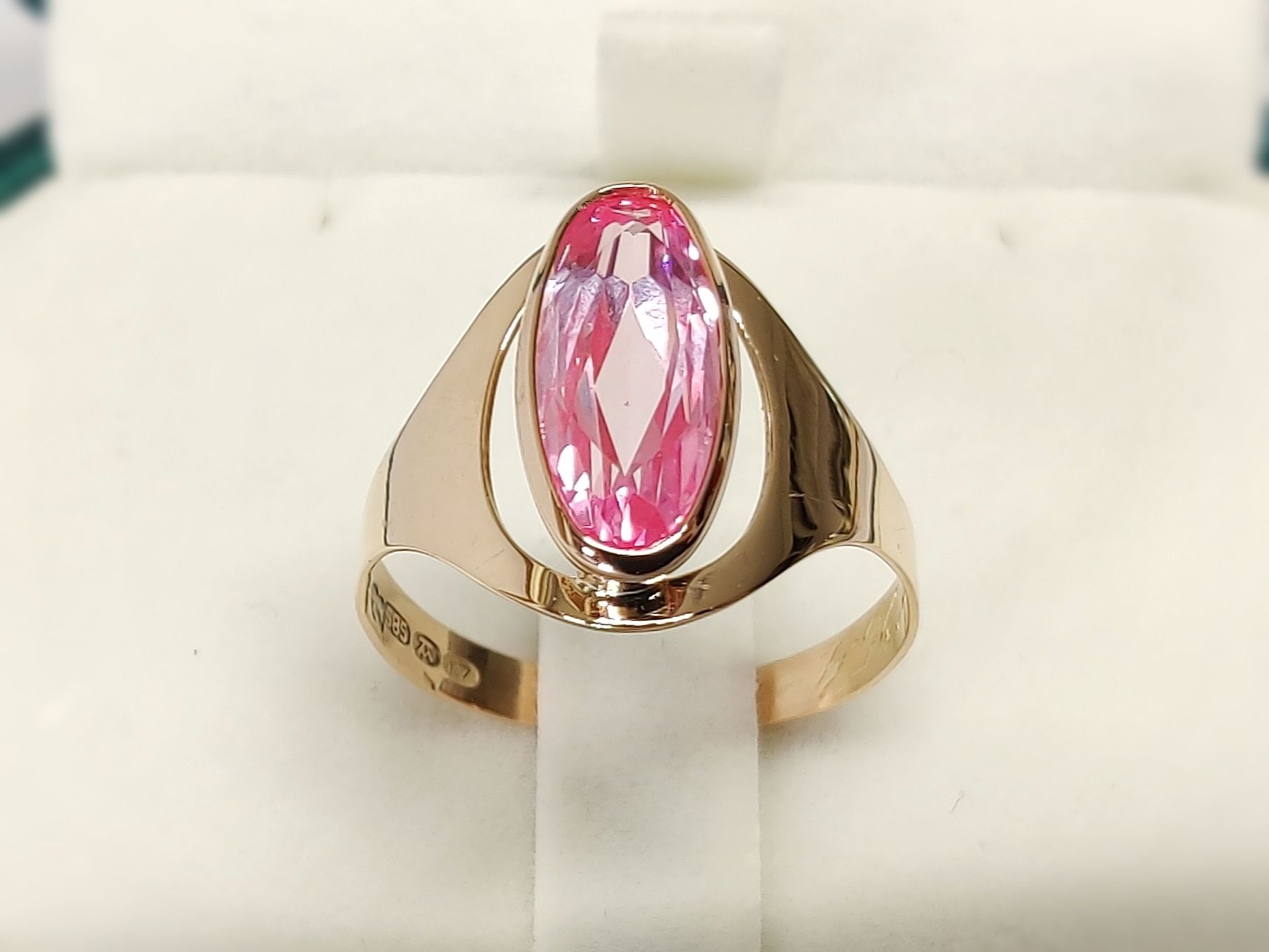 Image 6/10