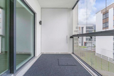 Image 7/9