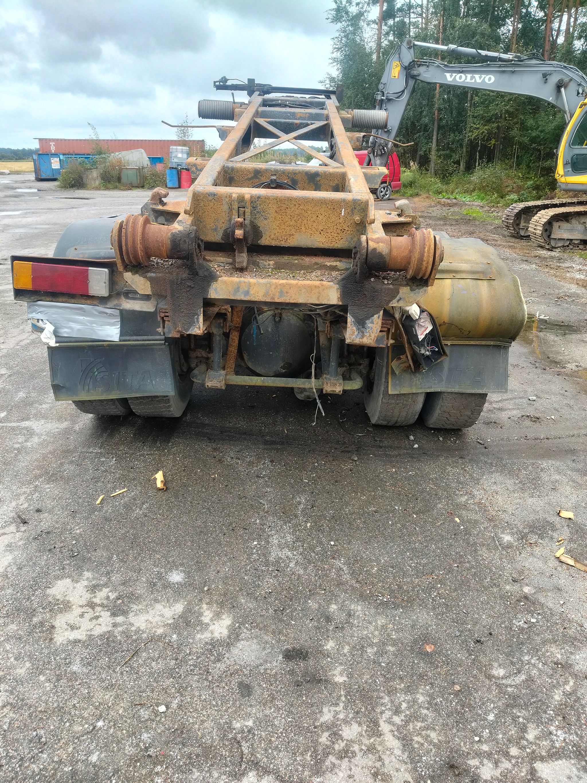 Image 2/4